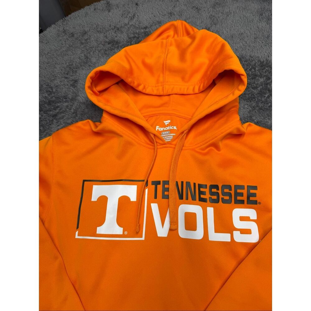 Fanatics Tennessee Vols Orange Therma Fit Type Hoodie in excellent shape! Men’s